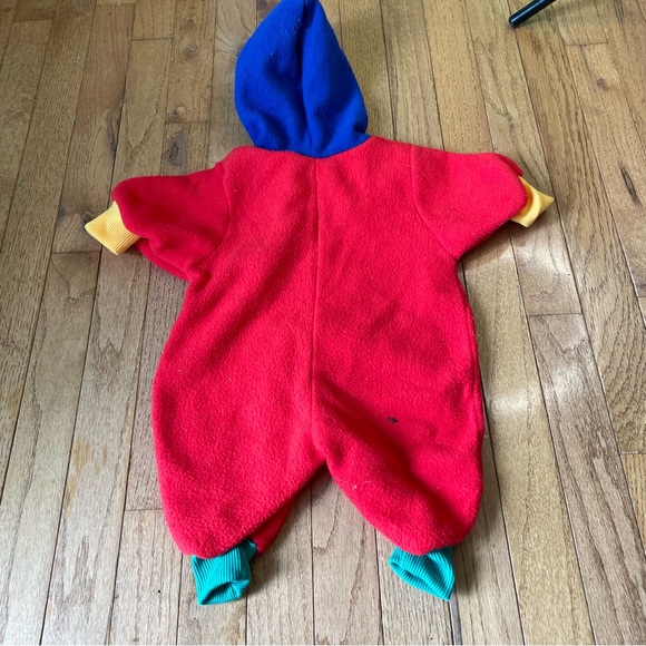 VINTAGE SMALL STEPS RED FLEECE NUMBERS FLAG GRAPHIC BABY PAJAMAS SIZE 3/6 MONTHS - Picture 2 of 4